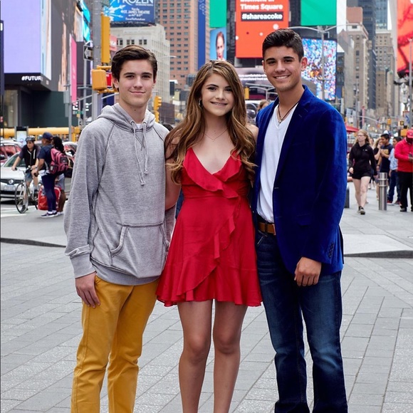 Meet your Posher, Ali - Picture 3 of 15